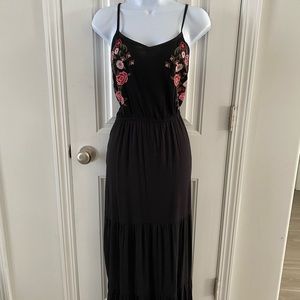 Kelly Renee embroidered floral roses, dress size medium, black, ruffle Maxi